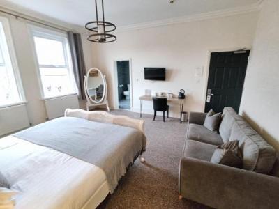 Woodcote Hotel